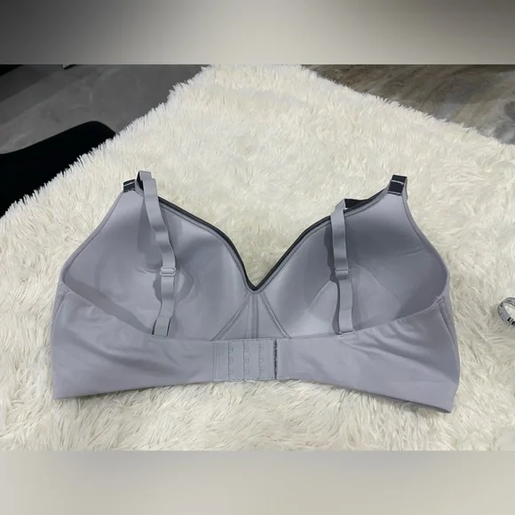 Calvin Klein Gray Seamless Bra with Adjustable Straps - Picture 2 of 4